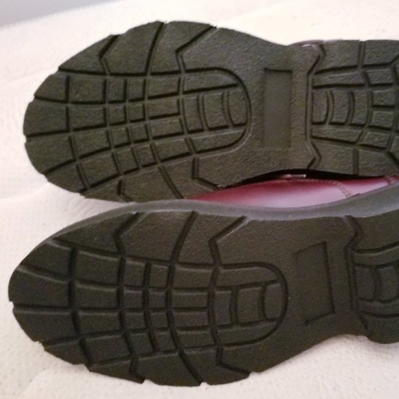 Shoes - Picture 4 of 5